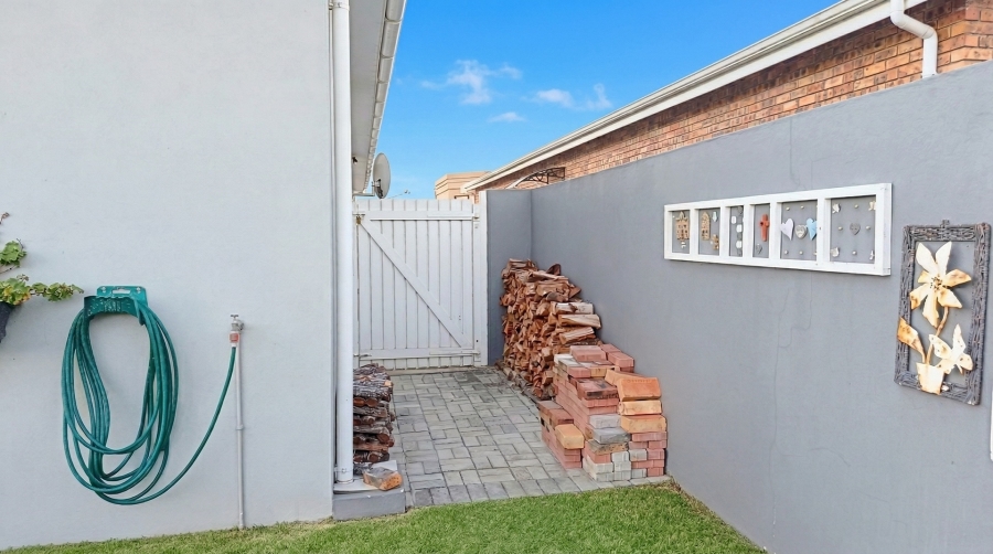 4 Bedroom Property for Sale in Oceanview Heights Western Cape